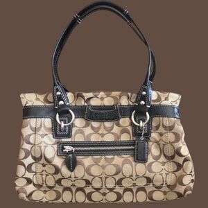 Coach ‘Penelope’ Signature Shopper